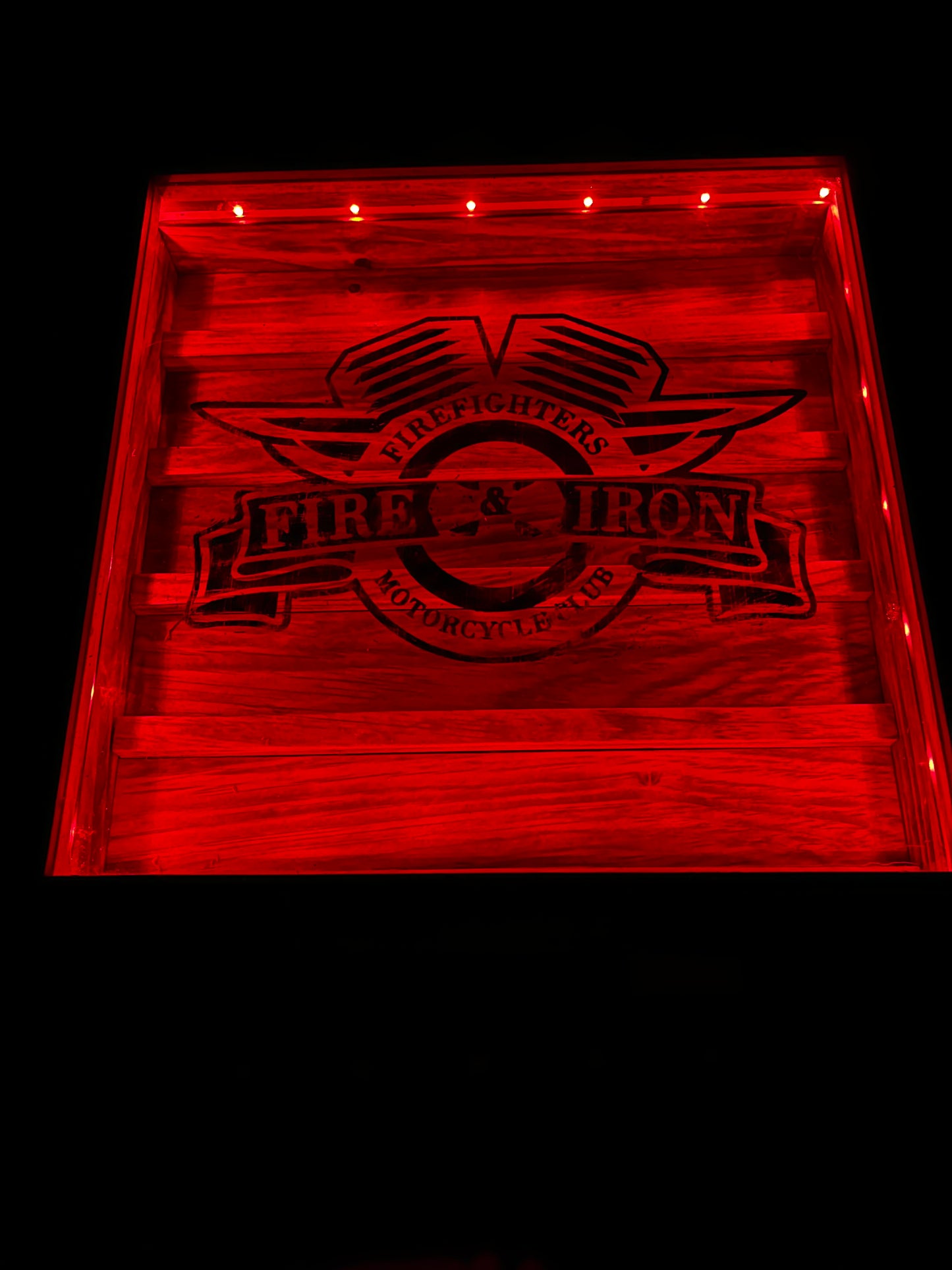 Lighted challenge coin display
